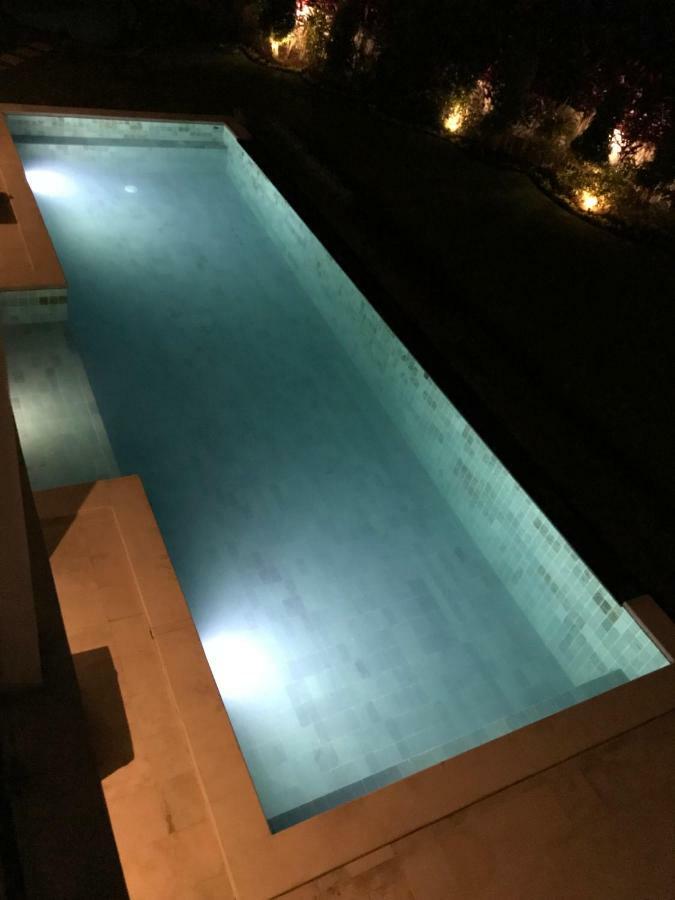Villa Putih Lovina Exterior foto